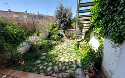 Jardí de Casa adosada en venda en Tàrrega amb Calefacció, Jardí privat i Terrassa