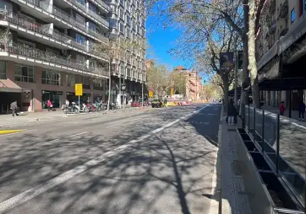 Vista exterior de Local en traspaso en Barcelona con Aire acondicionado, Calefacción y Terraza
