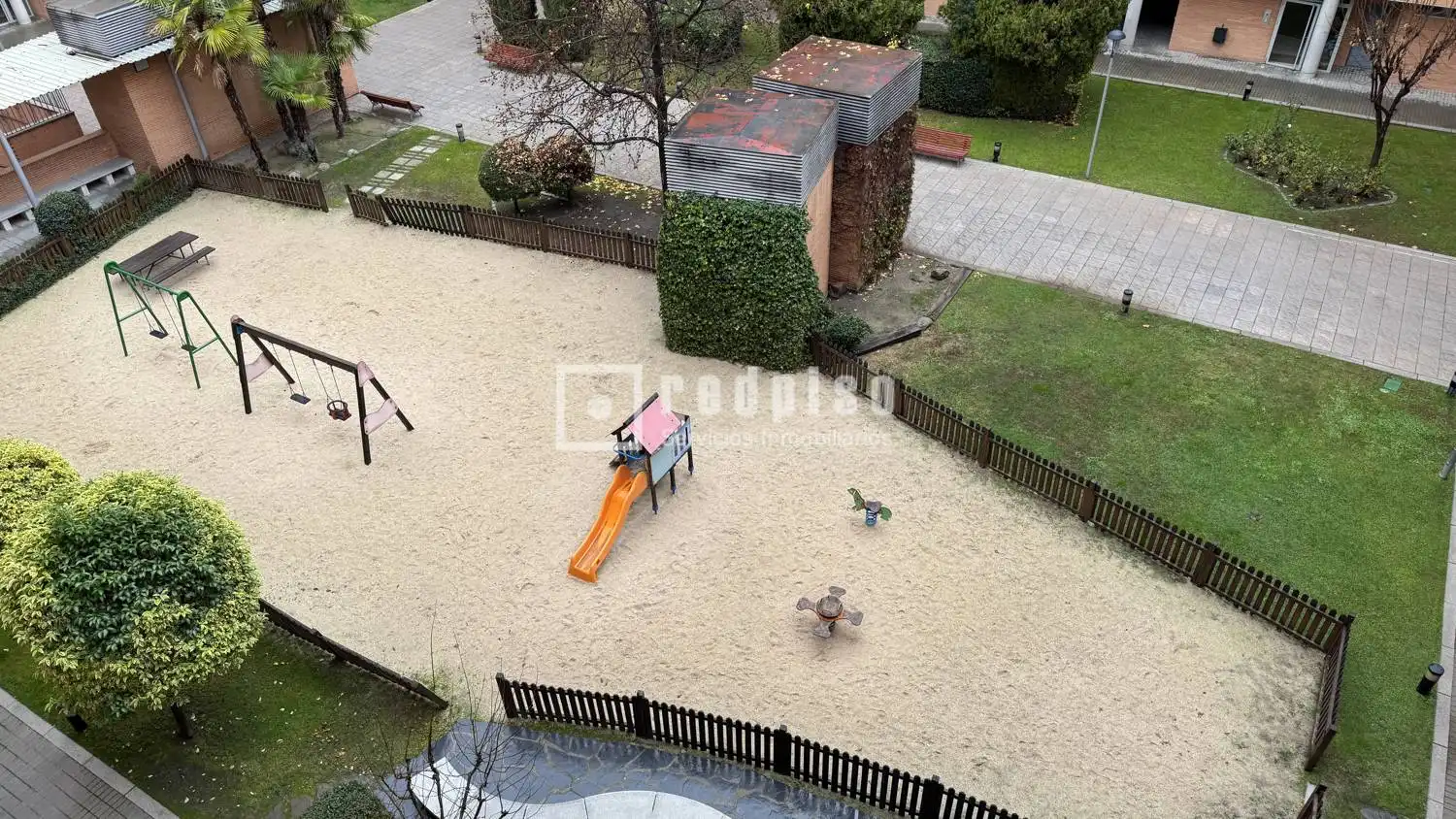Aparcament de Pis en venda en Madrid amb Calefacció, Jardí privat i Parquet