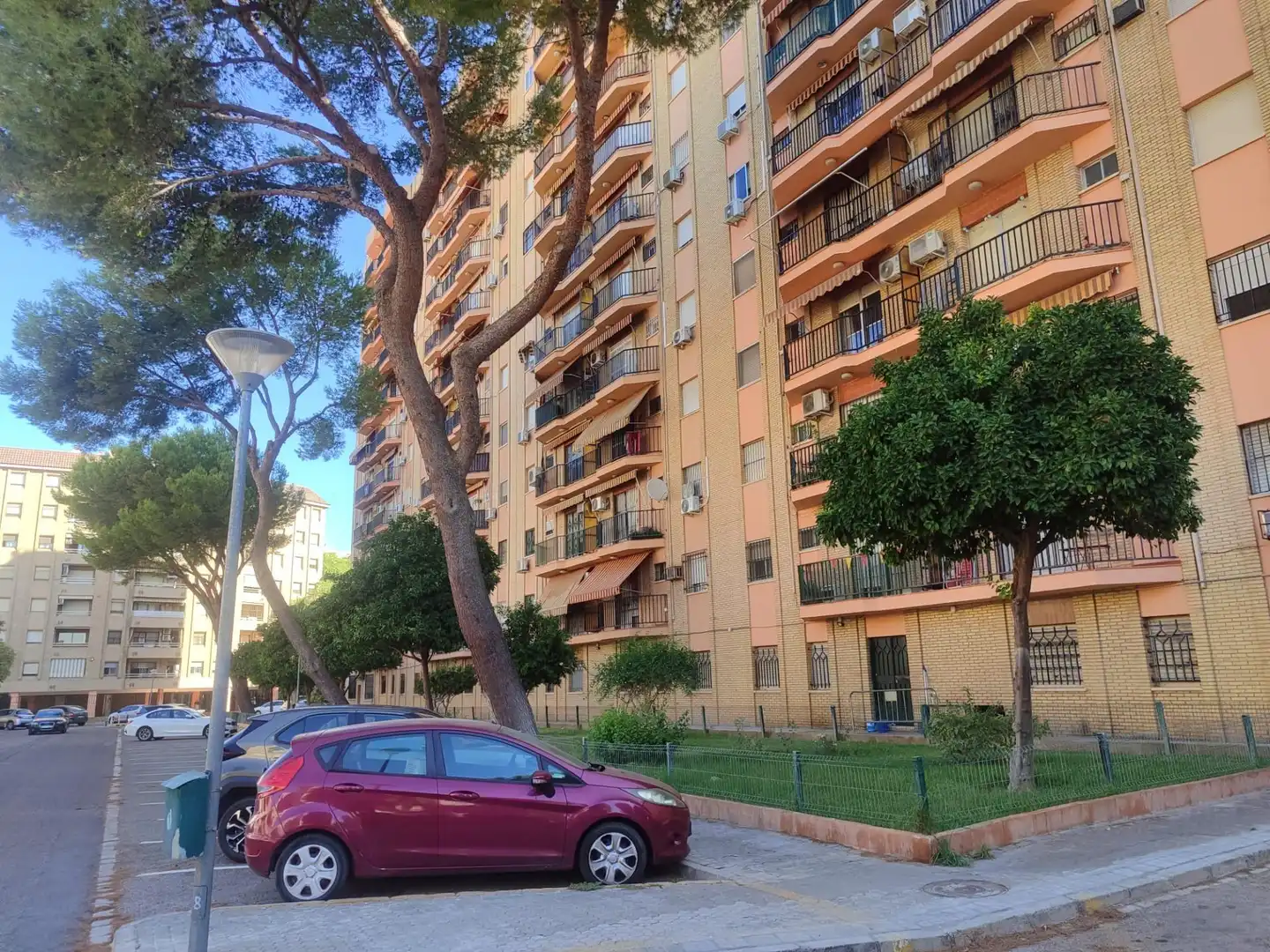Exterior view of Flat for rent in Sevilla  with Air Conditioner, Private garden and Terrace