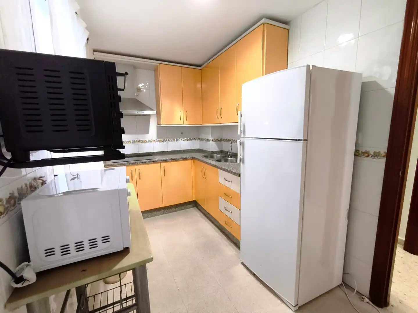 Kitchen of Flat for rent in Badajoz  with Air Conditioner, Furnished and Oven
