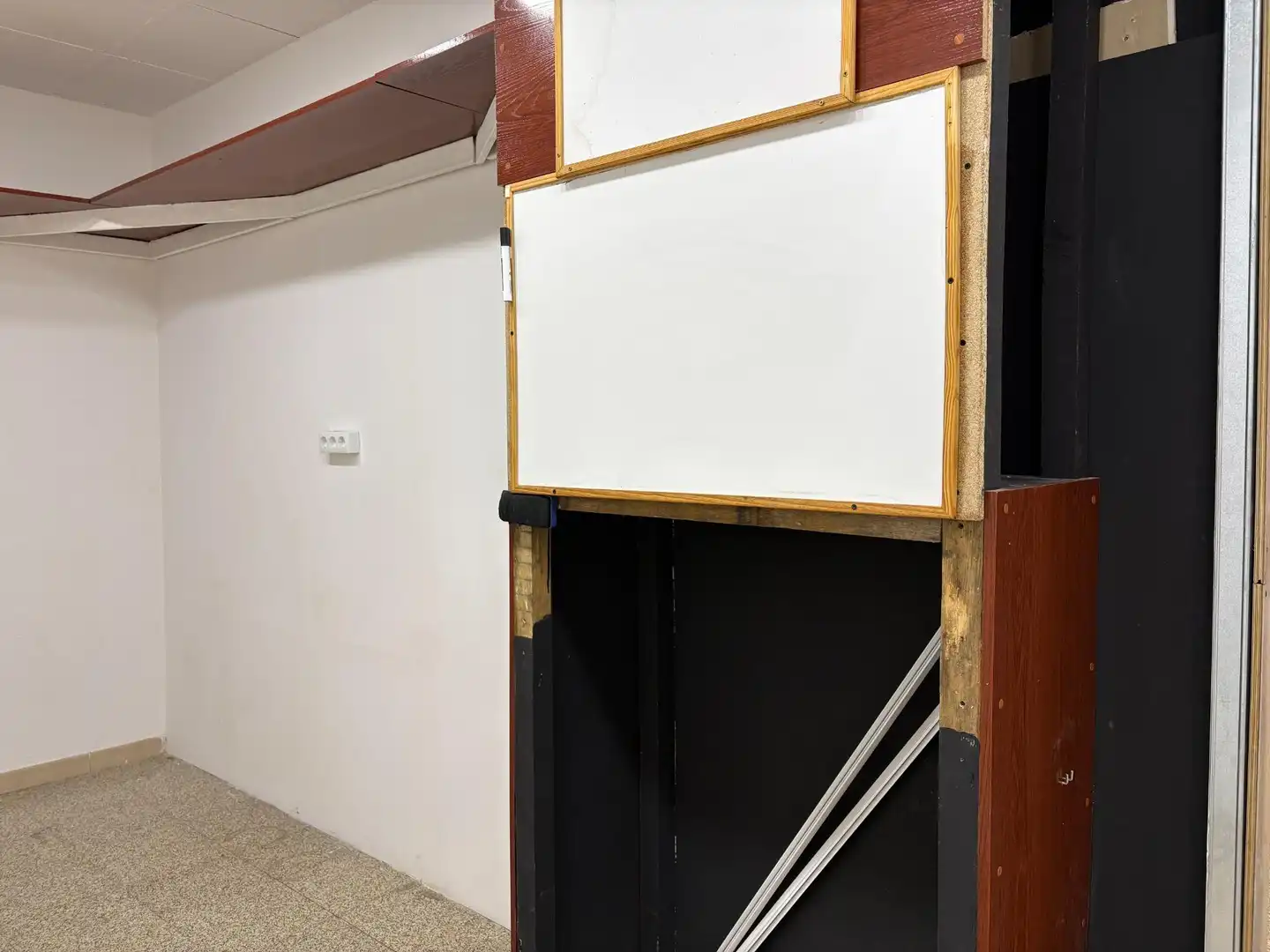 Commercial properties for sale in Carrer MARE DE DEU DE NURIA, Instituts