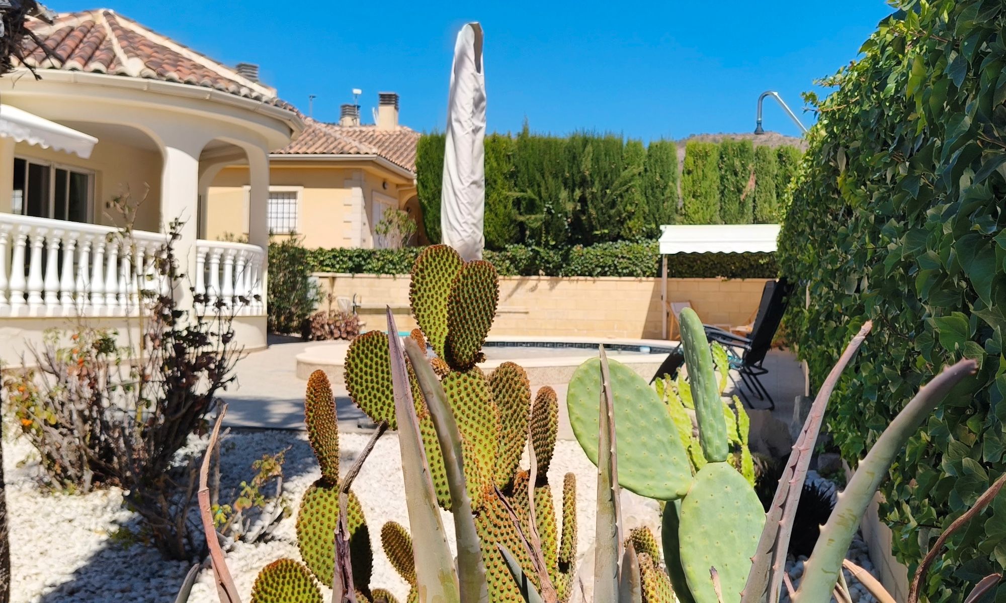 Garden of House or chalet for sale in La Romana  with Air Conditioner, Heating and Private garden