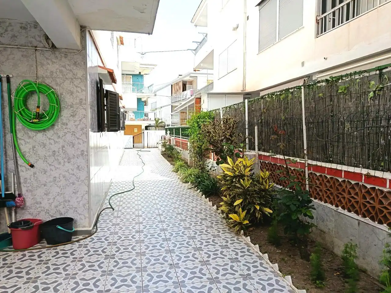 Exterior view of Ground floor for sale in Oliva  with Terrace