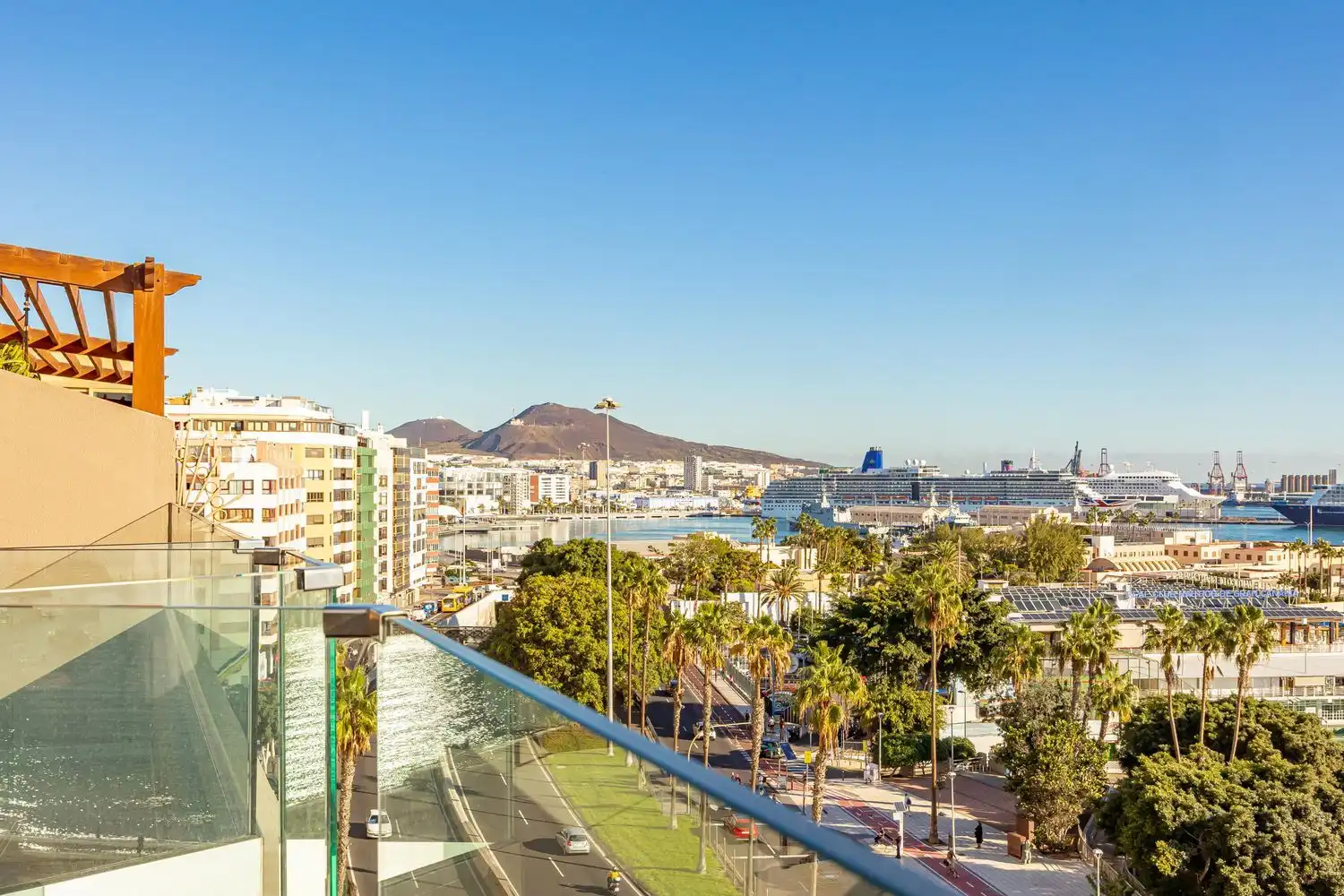 Außenansicht von Dachboden zum Verkauf in Las Palmas de Gran Canaria mit Klimaanlage, Terrasse und Möbliert