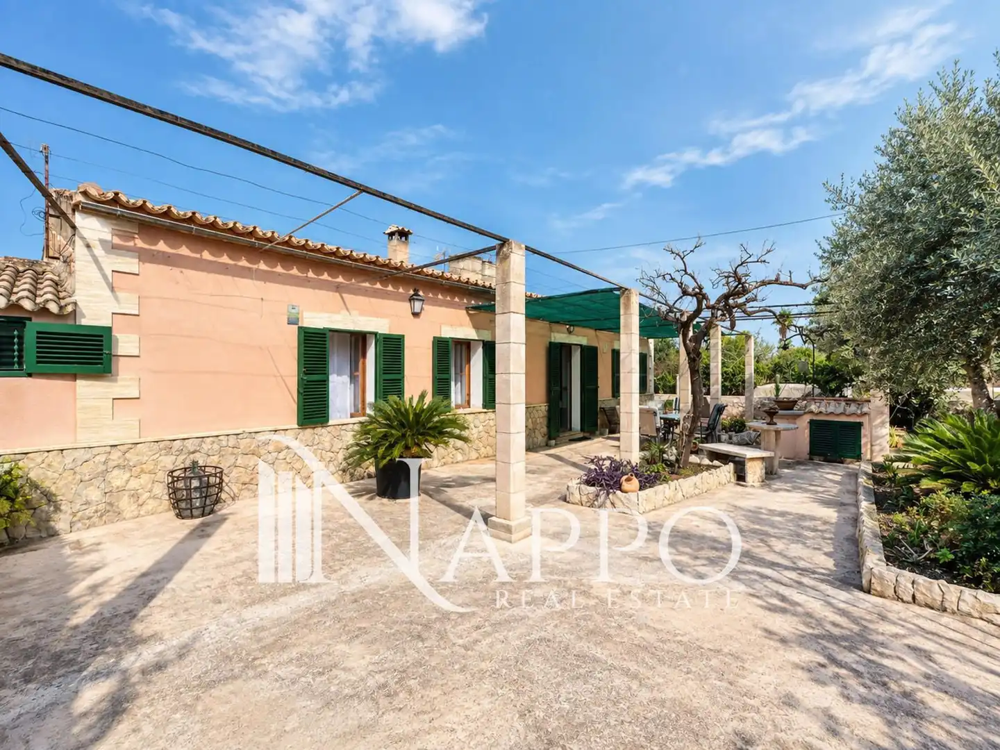 Casa amb jardí en venda a CAN SOCIES