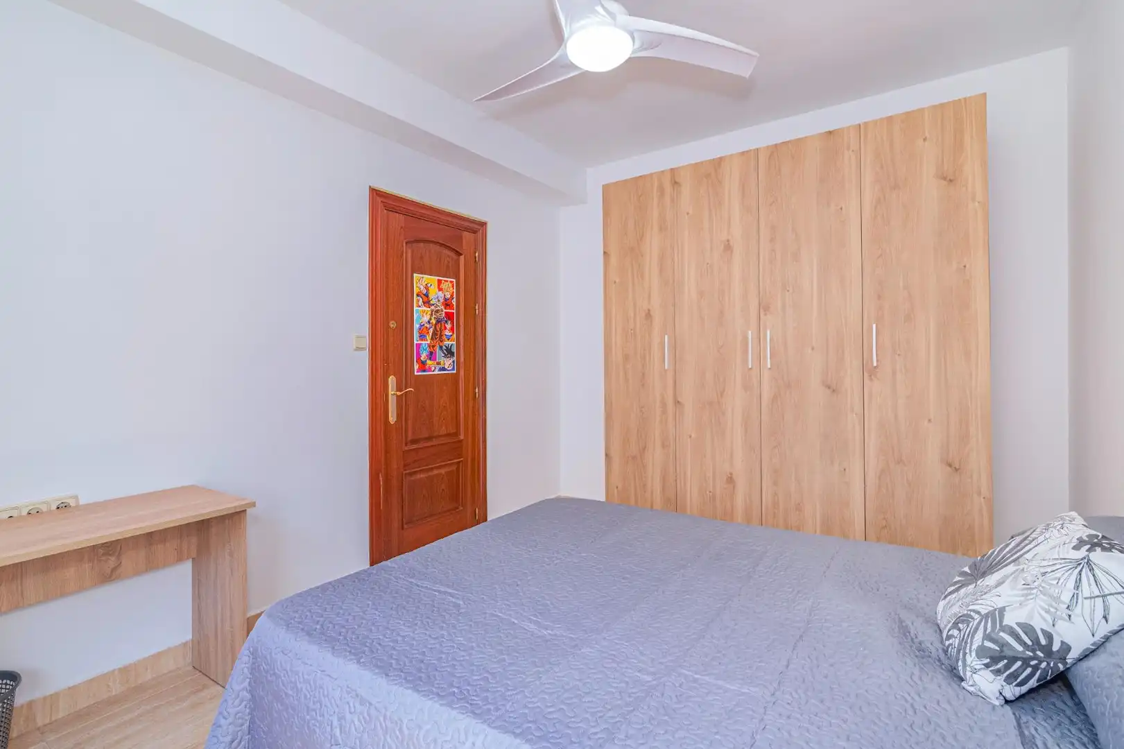 Bedroom of Flat for sale in Granada  with Air Conditioner, Heating and Terrace
