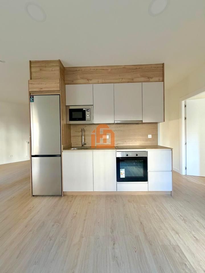 Cuina de Apartament de lloguer en León Capital  amb Calefacció