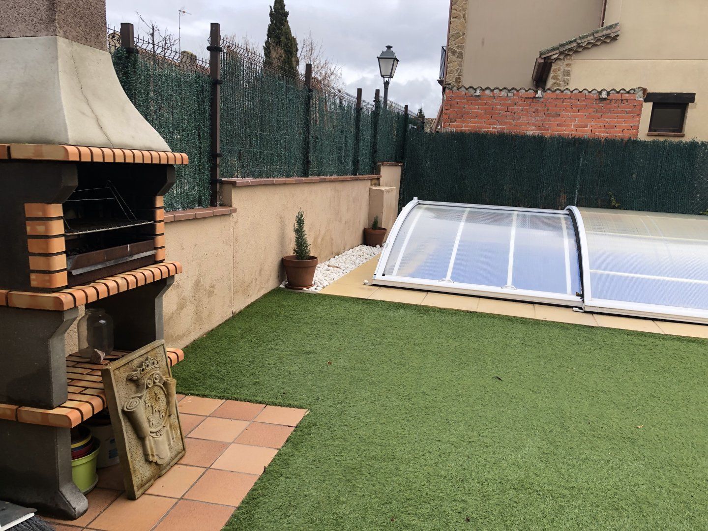 Terrassa de Casa adosada en venda en Torrecaballeros amb Calefacció i Piscina