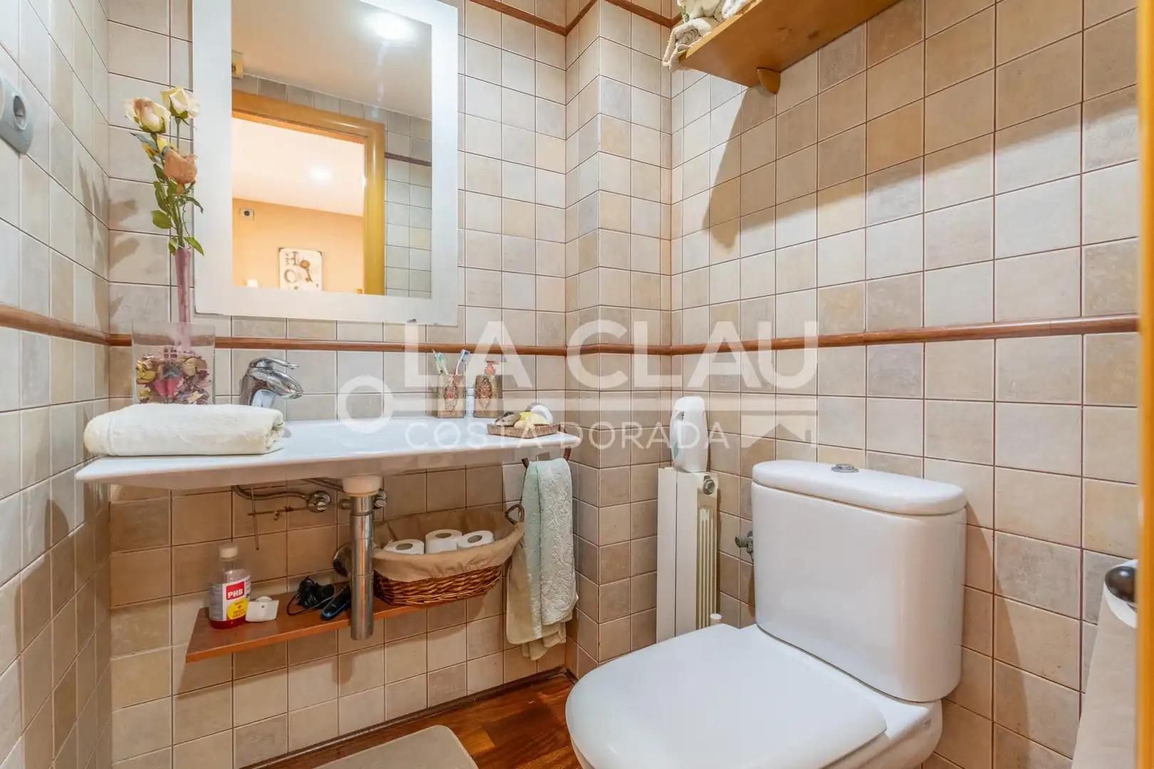 Badezimmer von Einfamilien-Reihenhaus zum Verkauf in Gavà mit Heizung