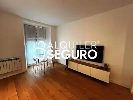 Habitación de Piso de alquiler en Vitoria - Gasteiz con Calefacción y Amueblado