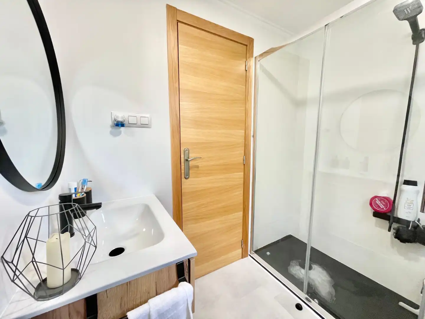 Bathroom of Ground floor for rent in Torrevieja  with Air Conditioner, Heating and Private garden