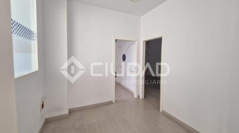 Photo 3 of Premises to rent in V Centenario - Piletas - Capuchinos, Cádiz