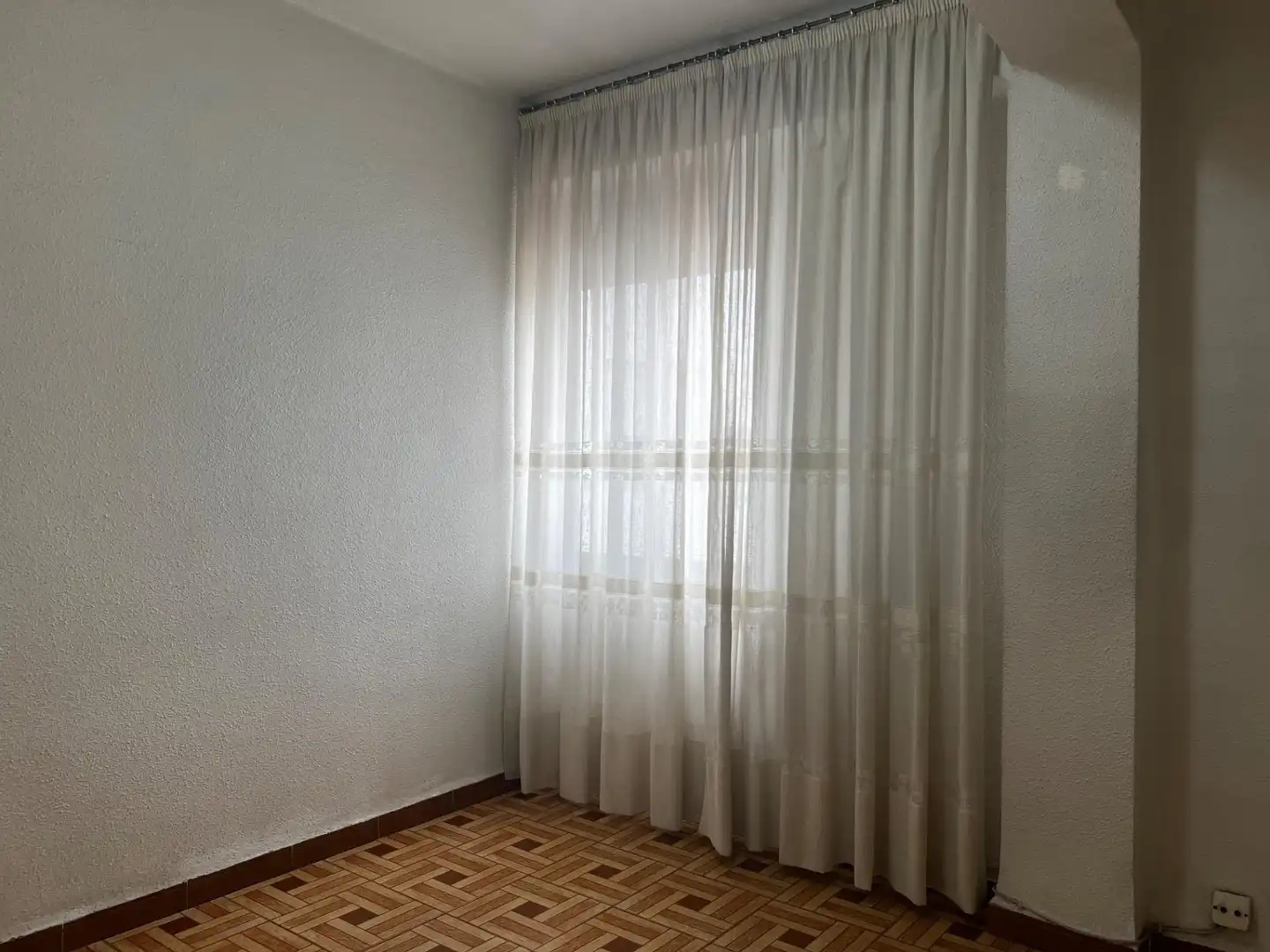 Bedroom of Flat for sale in Valencia  with Air Conditioner and Alarm