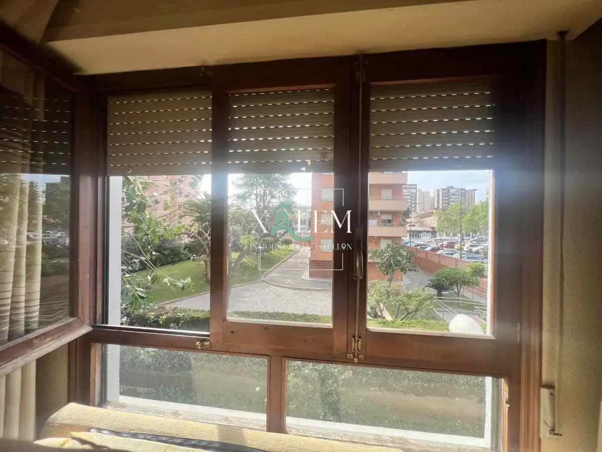 Vista exterior de Pis en venda en Castellón de la Plana / Castelló de la Plana amb Balcó