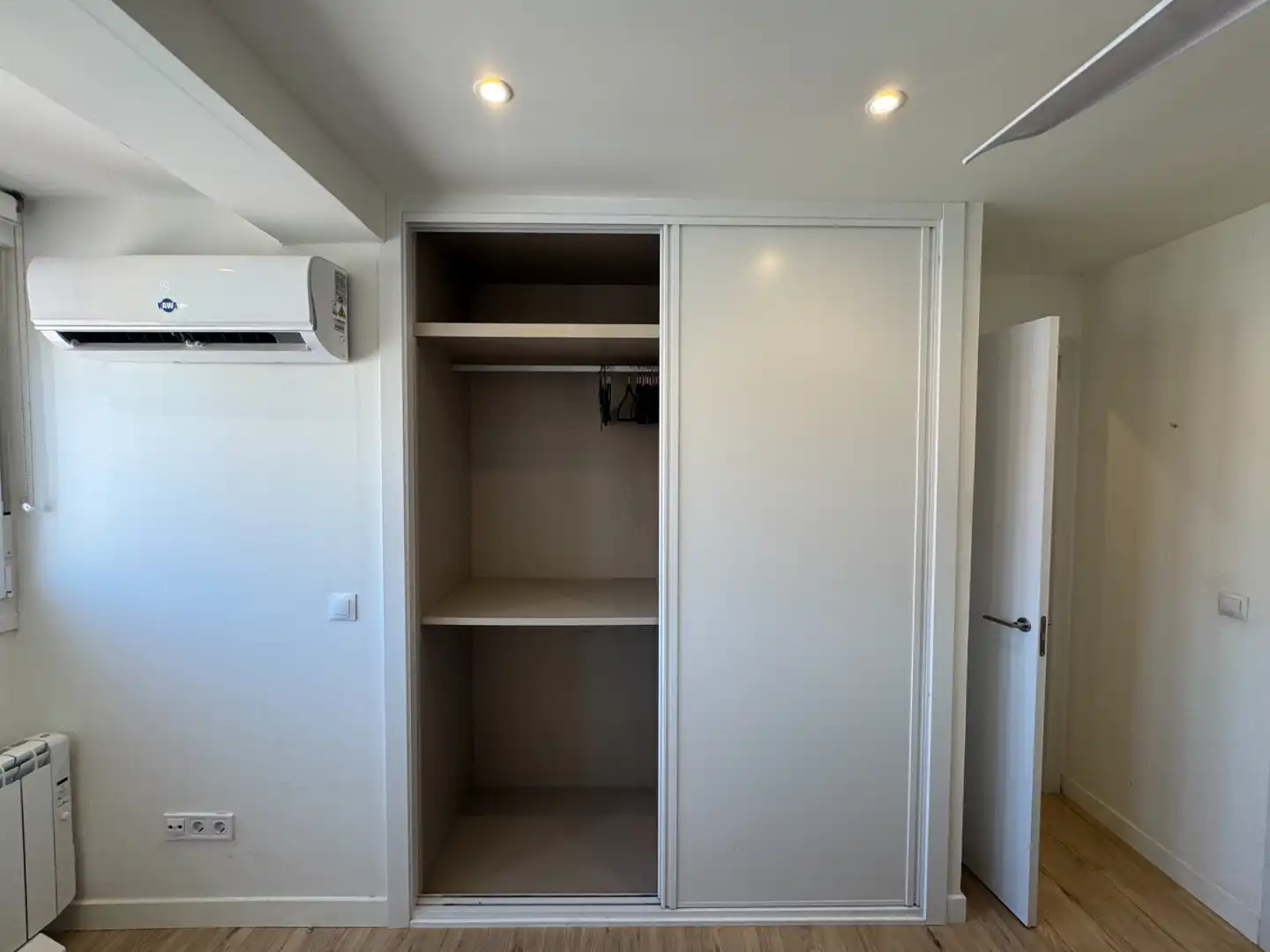 Schlafzimmer von Wohnung zur untervermieten in Madrid mit Klimaanlage, Heizung und Möbliert