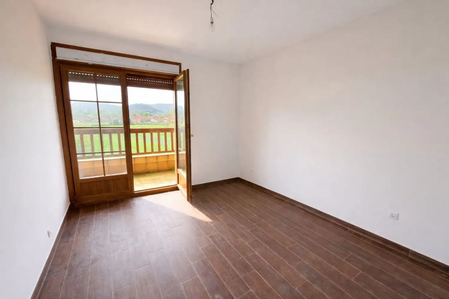 Sala d'estar de Casa o xalet en venda en Bárcena de Cicero amb Calefacció, Jardí privat i Terrassa