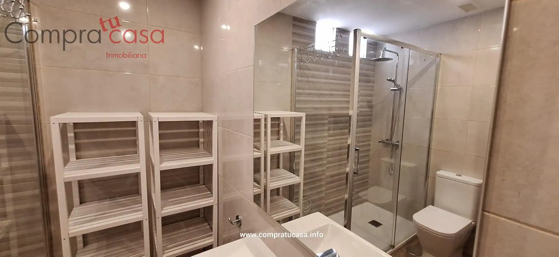 Baño de Piso de alquiler en Segovia con Calefacción, Terraza y Amueblado