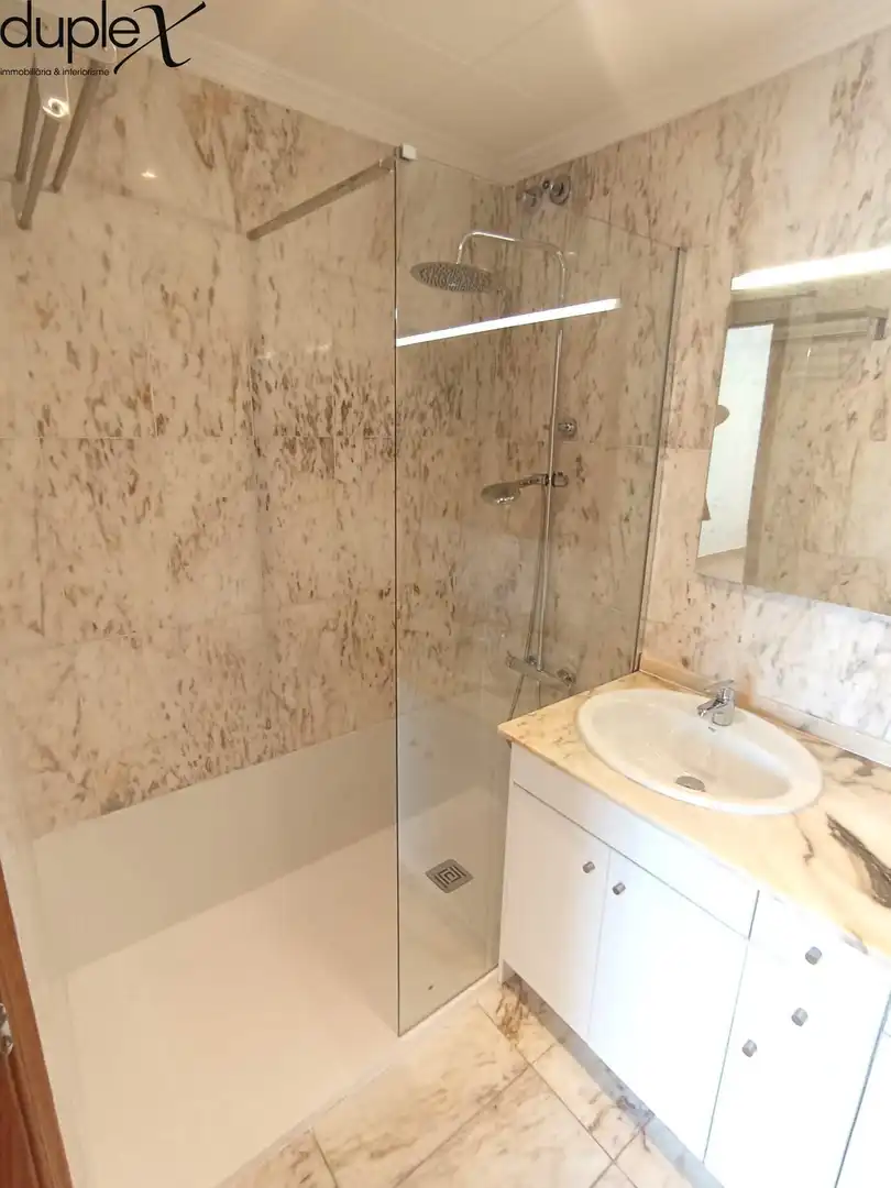 Bathroom of Flat for rent in Mataró  with Heating and Balcony
