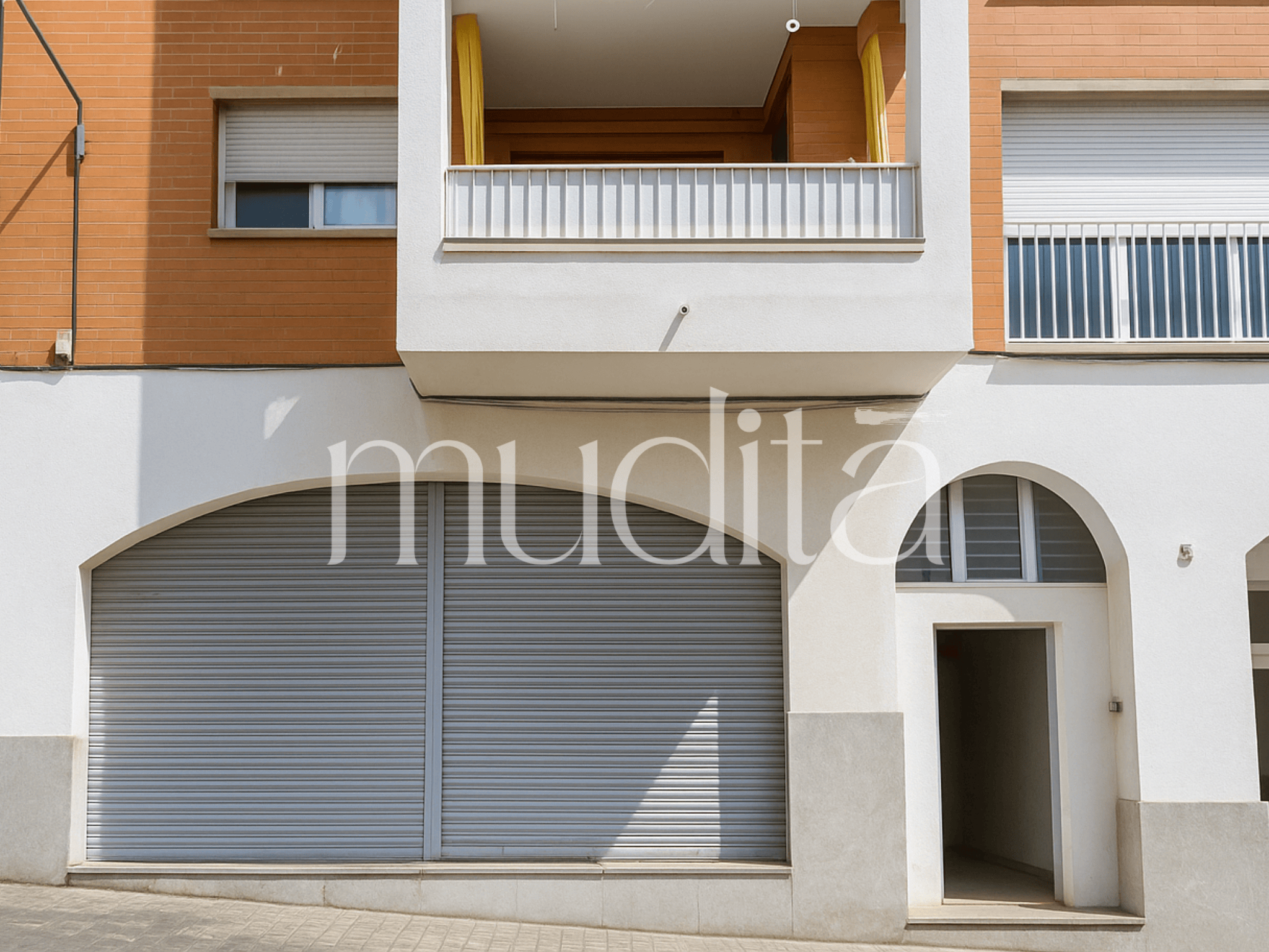 Vista exterior de Local en venta en Mataró