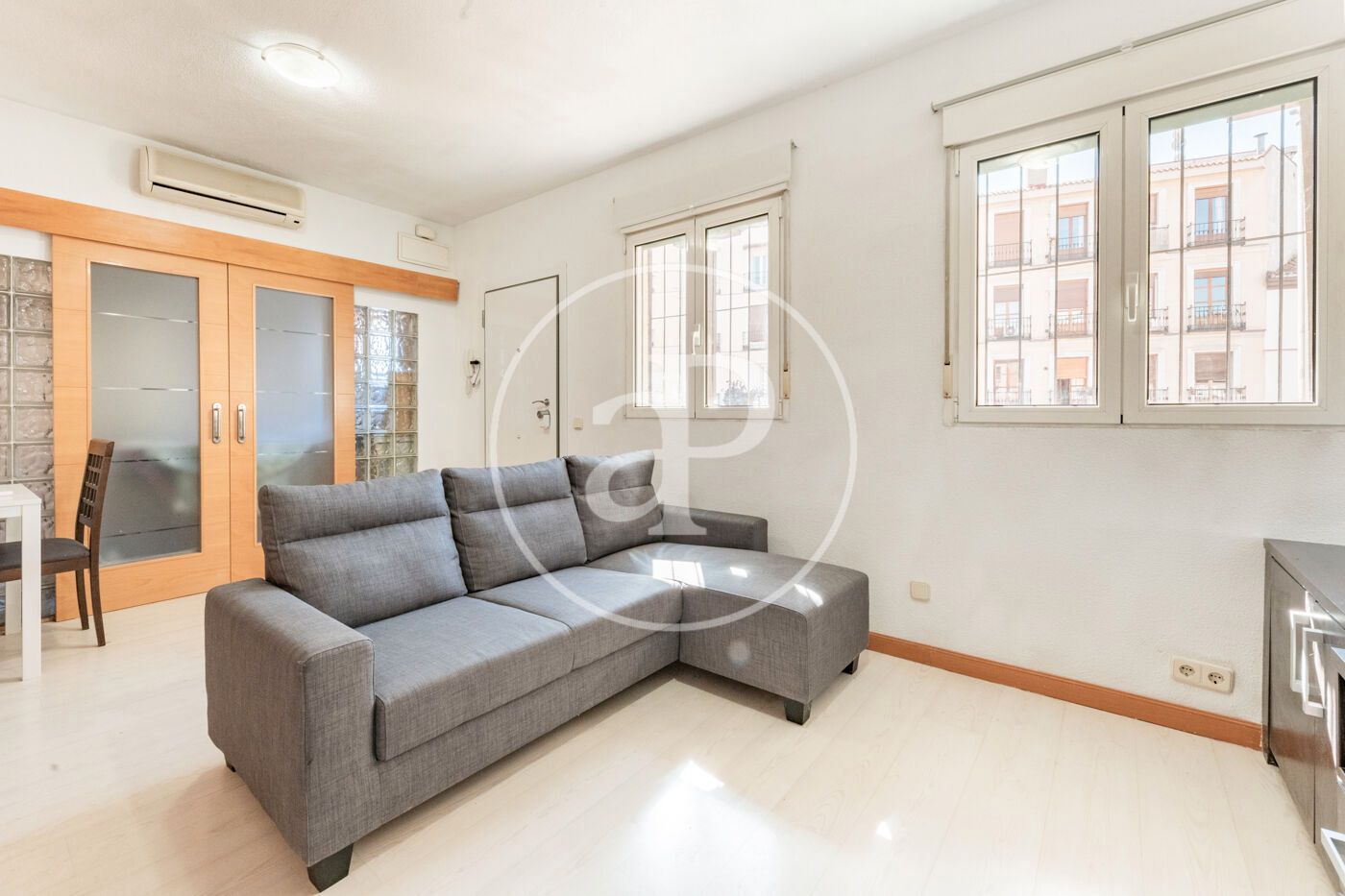 Living room of Flat for sale in  Madrid Capital  with Air Conditioner, Heating and Furnished