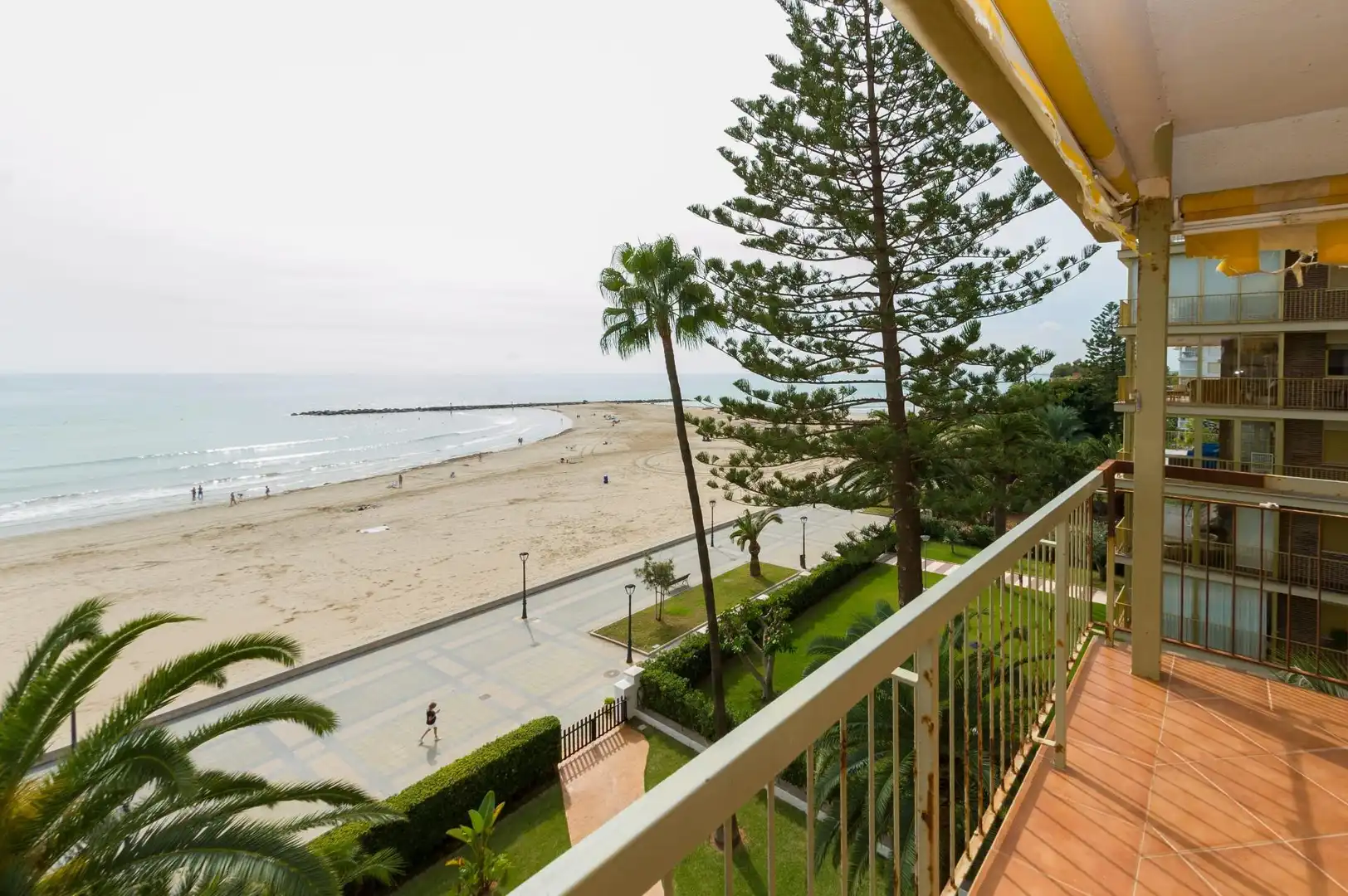 Apartamento con ascensor en venta en Passeig Marítimo Bernat Artola 30, imagen 12