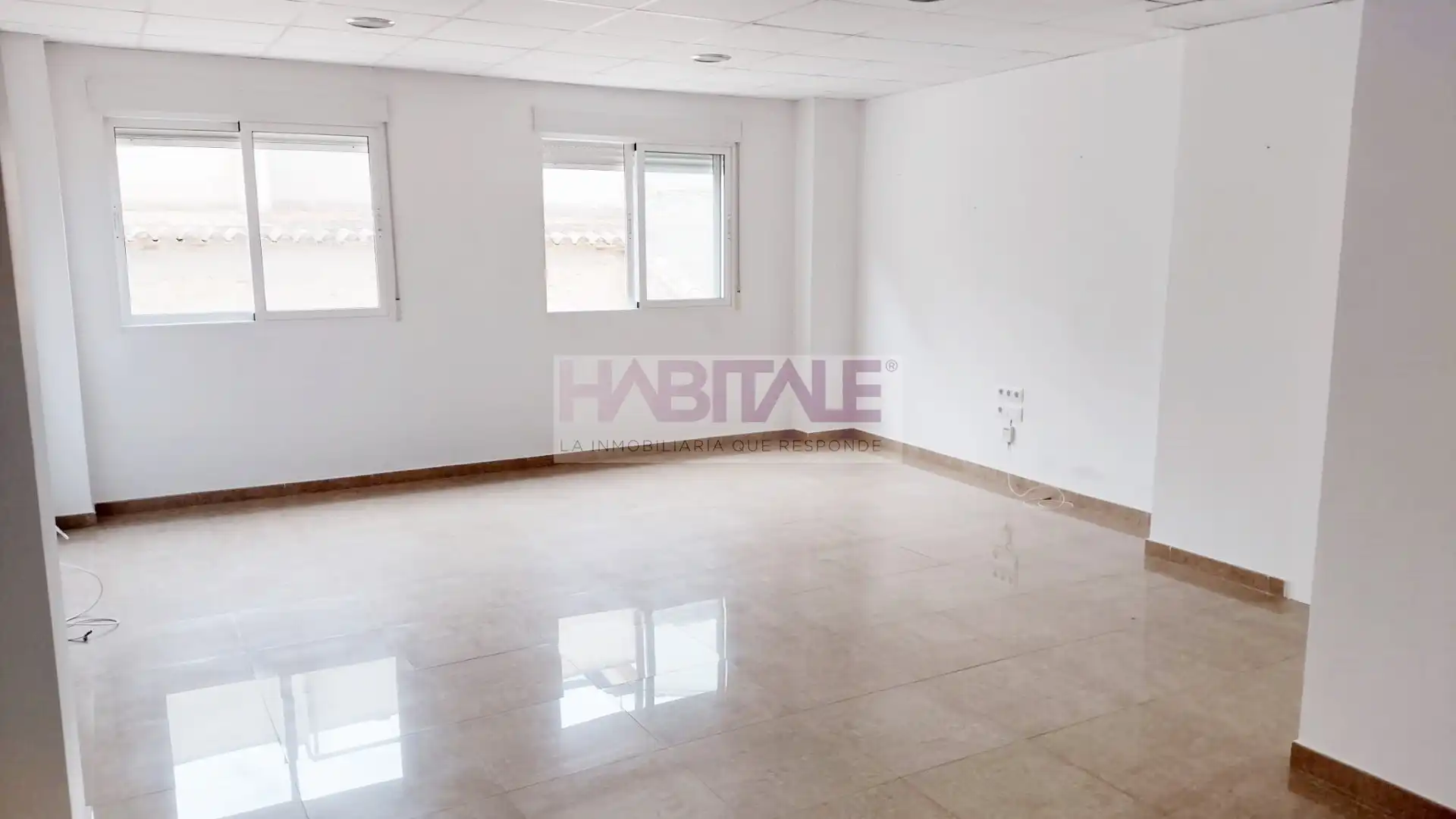 Office space with lift to rent in Xàtiva