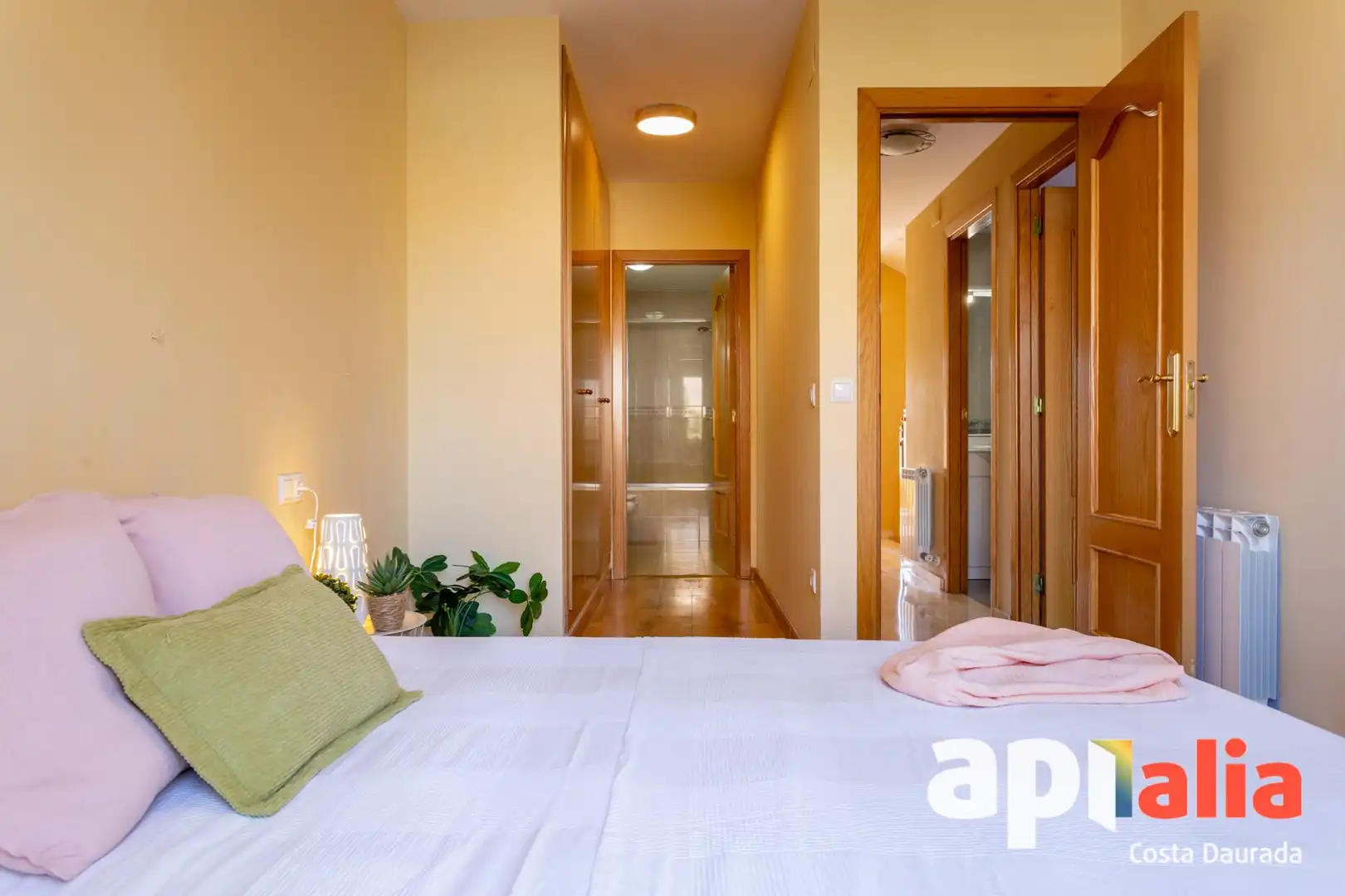 Habitación de Casa adosada en venta en Cambrils con Calefacción, Jardín privado y Terraza