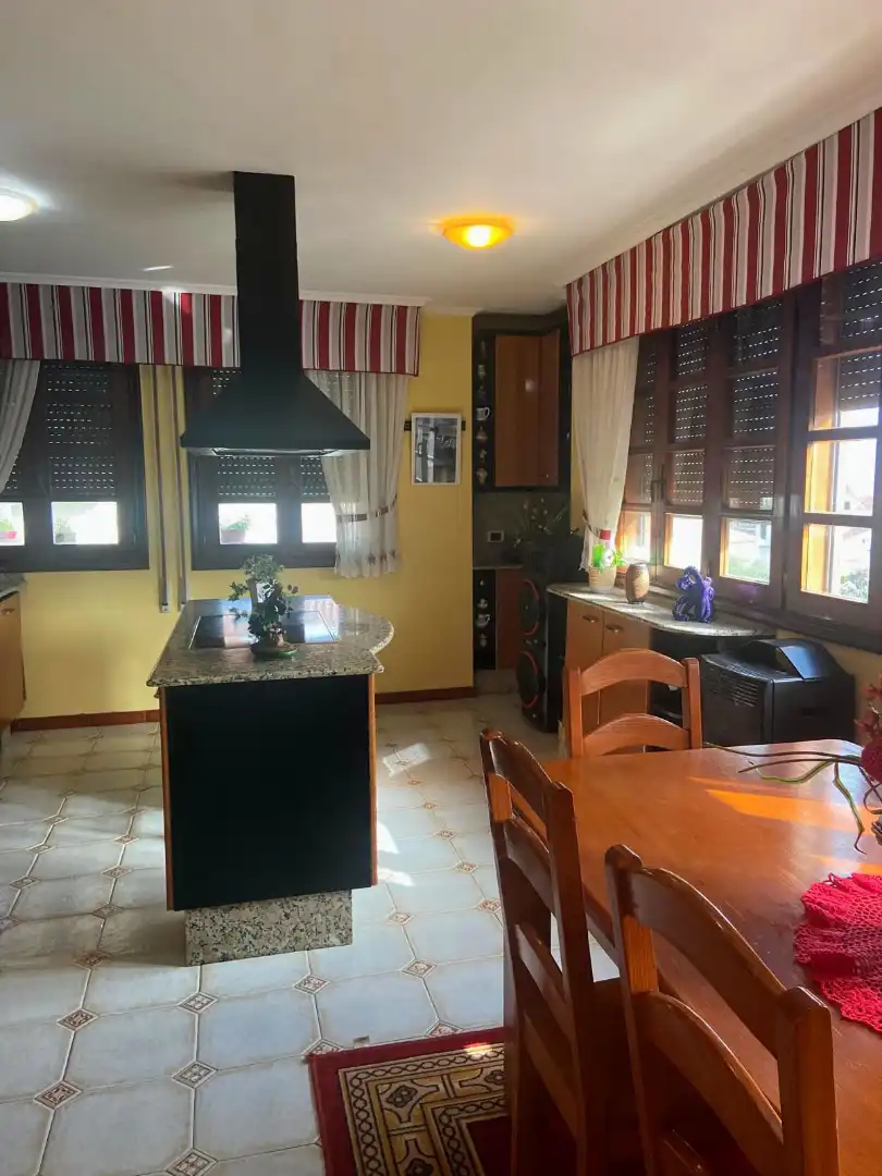 Cuina de Casa o xalet en venda en Moaña amb Moblat
