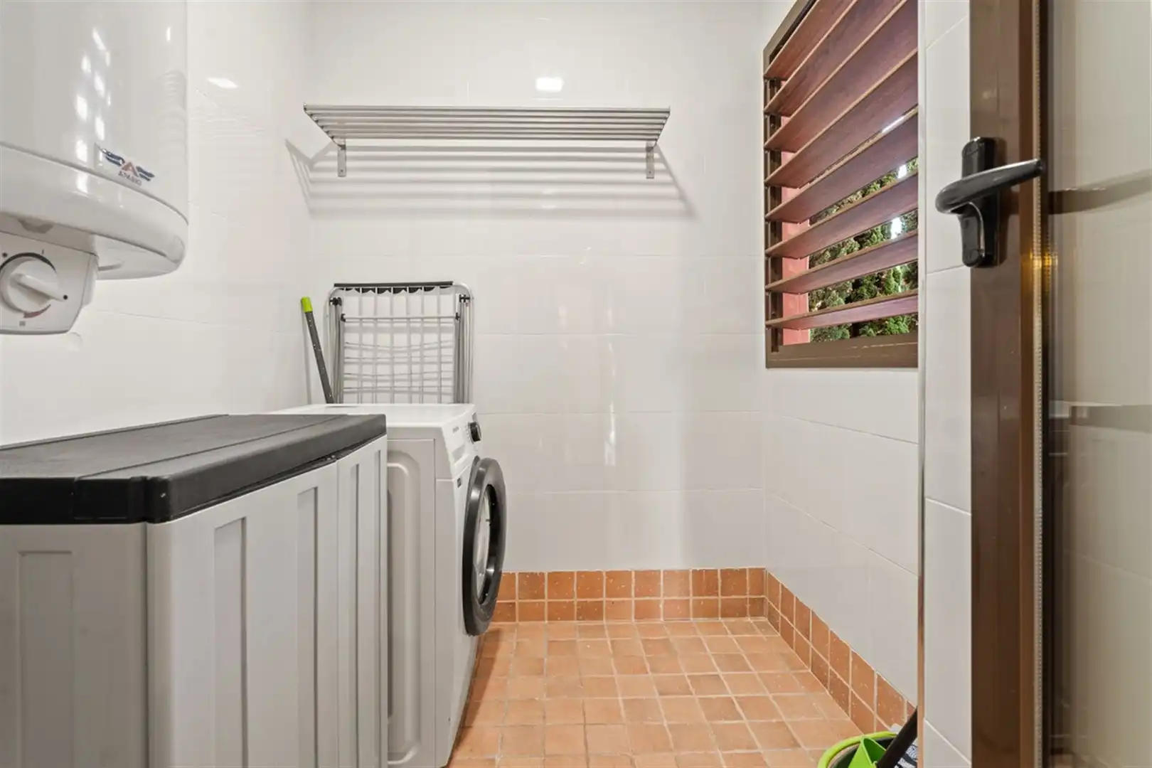 Bany de Apartament en venda en Estepona amb Aire condicionat i Terrassa