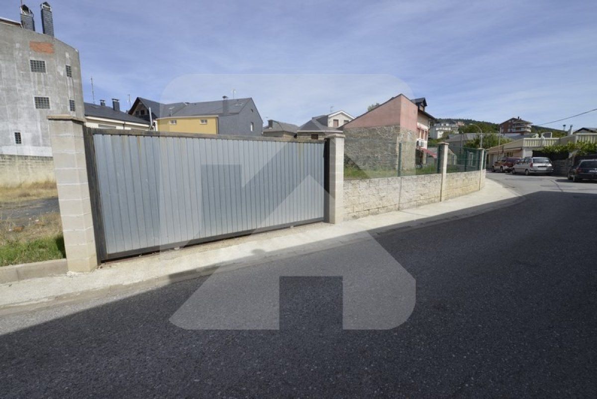 Residencial en venda en Fabero