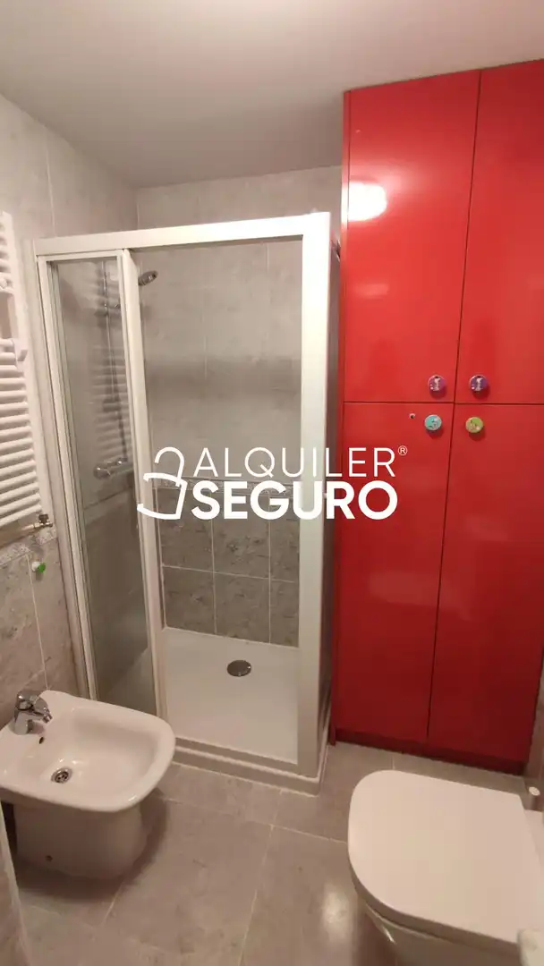Badezimmer von Wohnung zur Miete in Fuente El Saz de Jarama mit Klimaanlage und Heizung