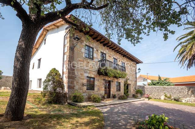 Casa-chalet en Venta en Barrio la Maza en Escobedo