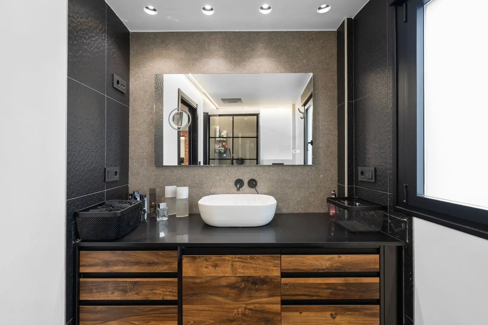 Baño de Piso en venta en Granada con Aire acondicionado, Calefacción y Terraza