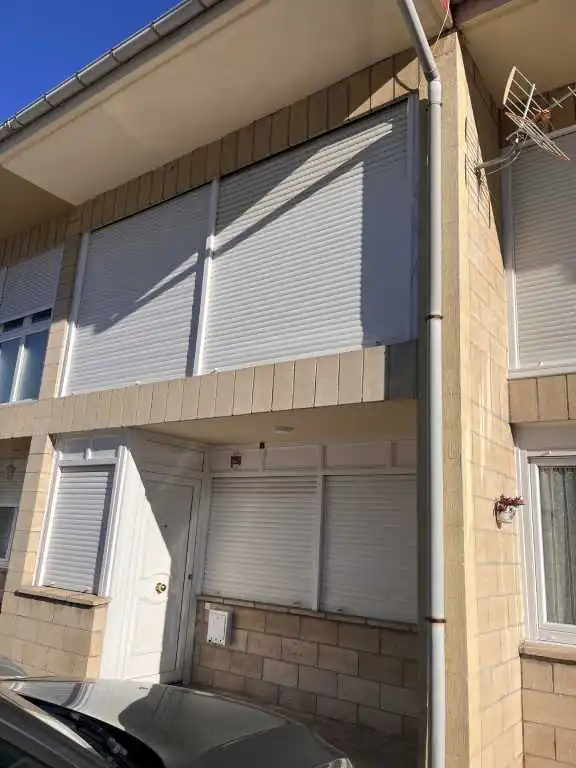 Vista exterior de Dúplex en venta en Bárcena de Pie de Concha con Calefacción, Trastero y Amueblado
