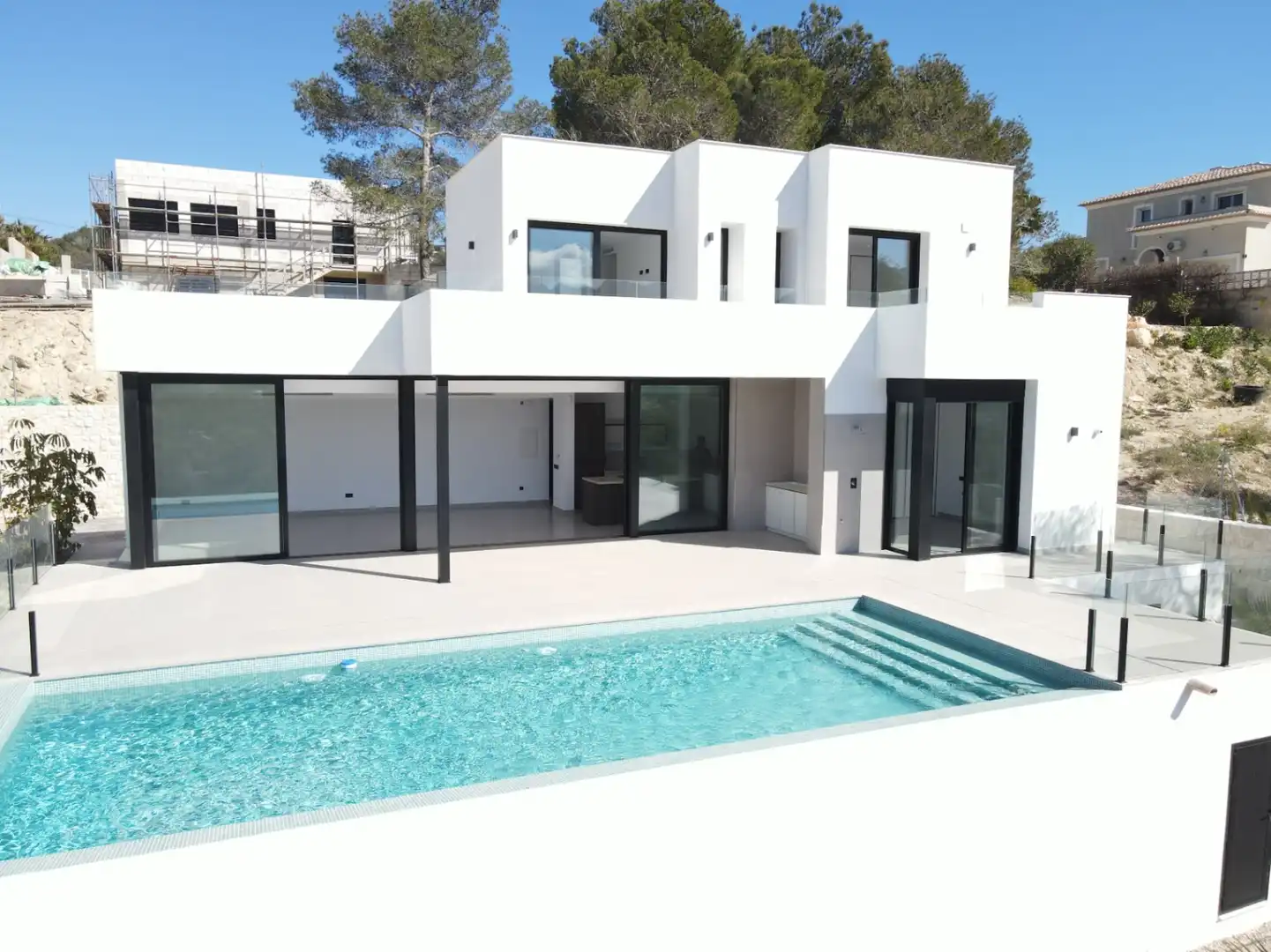 Außenansicht von Haus oder Chalet zum Verkauf in Calpe / Calp mit Klimaanlage, Heizung und Privatgarten