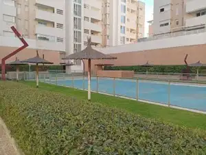 Schwimmbecken von Wohnung zum Verkauf in Madrid mit Klimaanlage, Heizung und Privatgarten