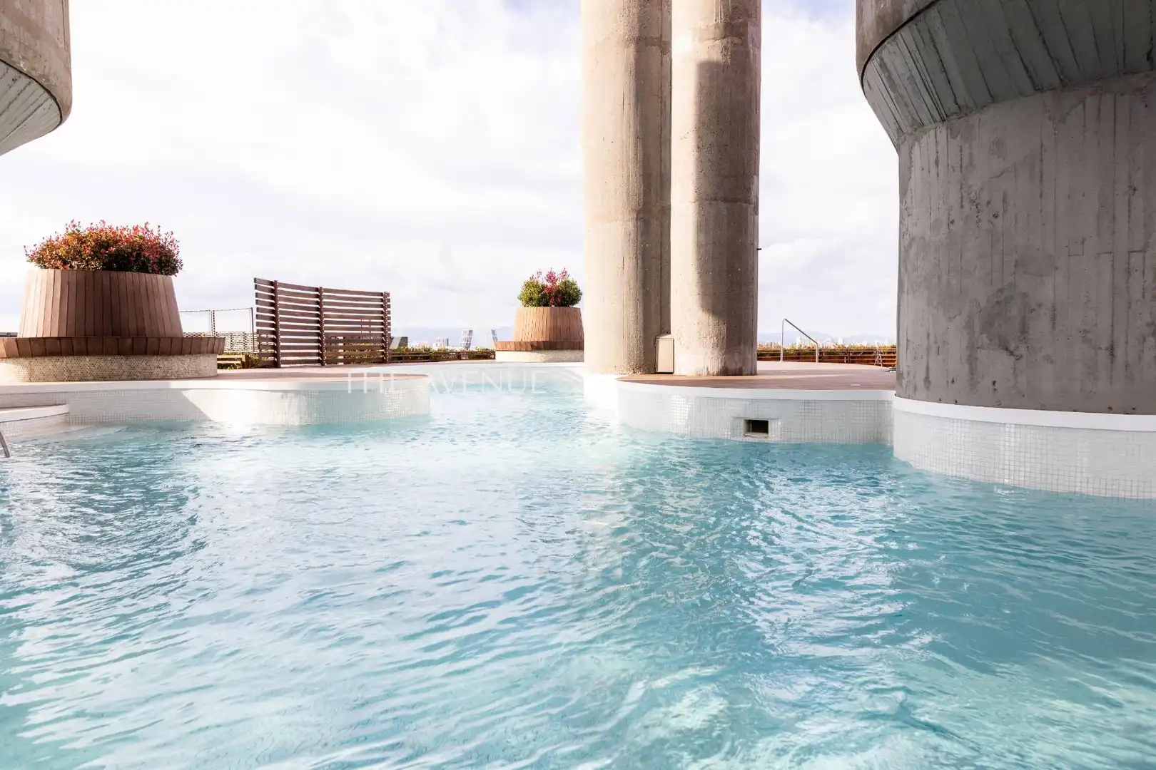 Piscina de Piso en venta en Madrid con Aire acondicionado, Calefacción y Jardín privado
