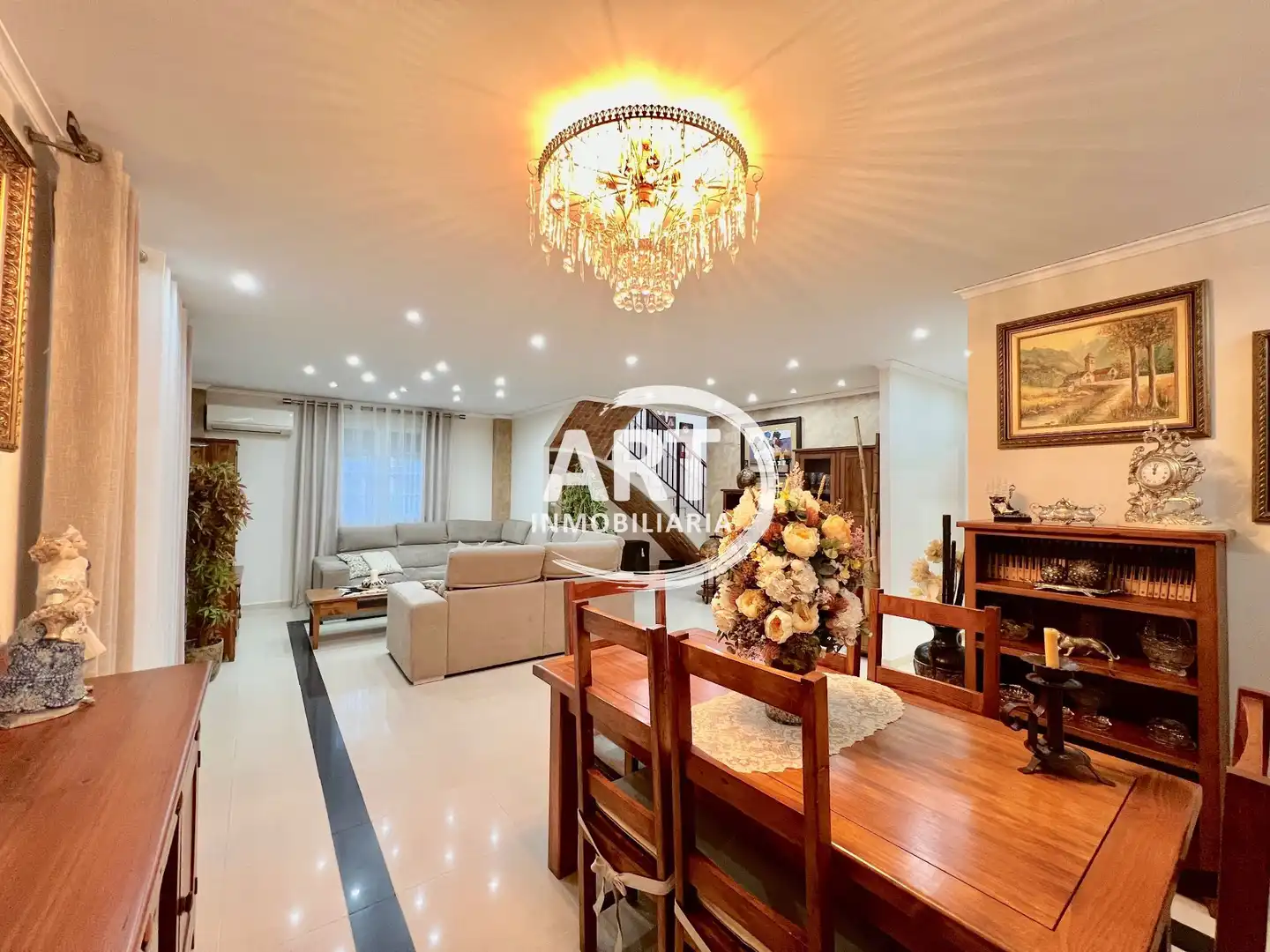 Sala d'estar de Casa o xalet en venda en Picassent amb Aire condicionat, Jardí privat i Terrassa