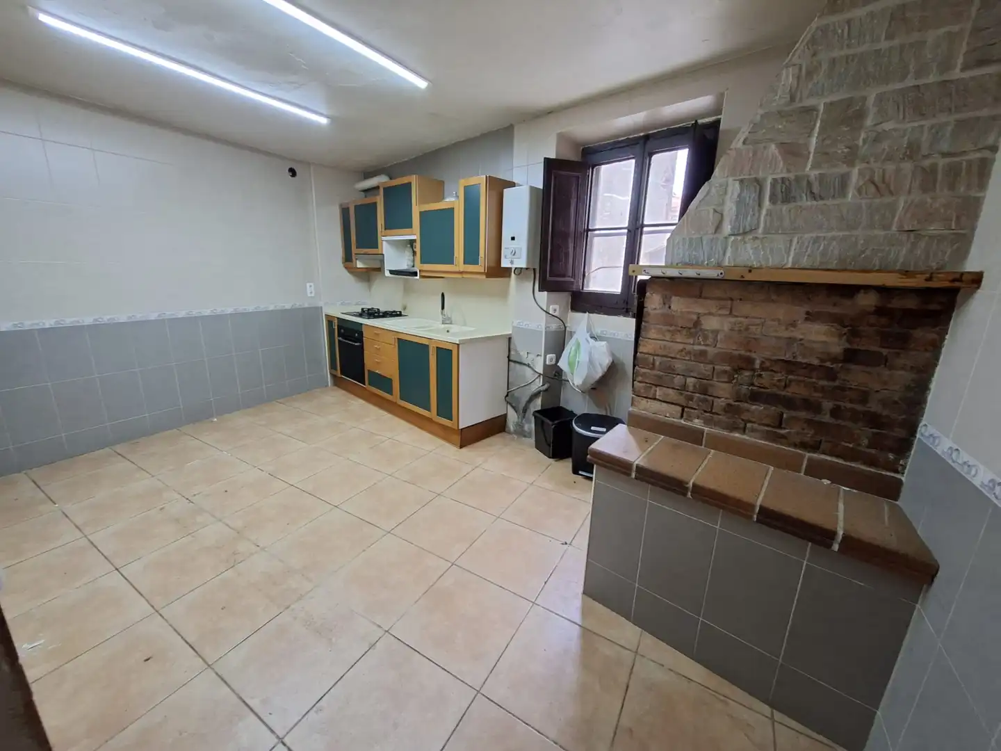 Cuina de Casa o xalet en venda en Breda amb Jardí privat