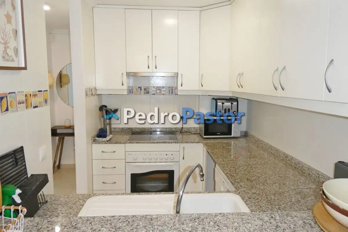 Cocina de Apartamento en venta en Dénia con Aire acondicionado, Calefacción y Jardín privado