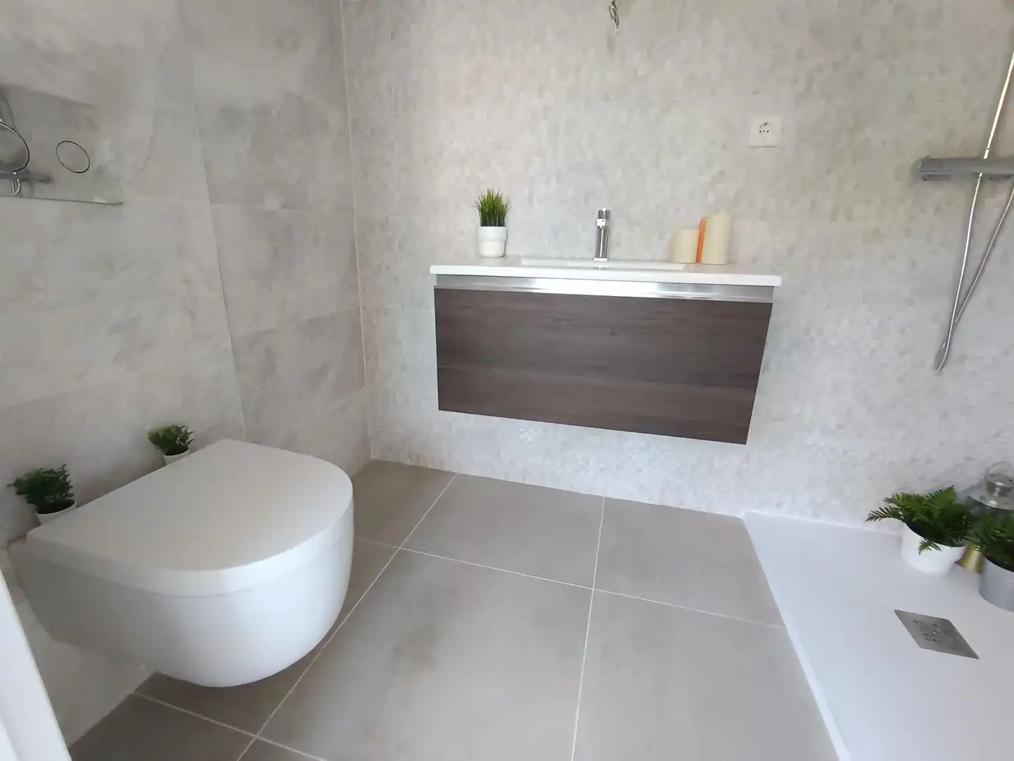 Badezimmer von Wohnung zum Verkauf in Murcia mit Privatgarten, Terrasse und Abstellraum