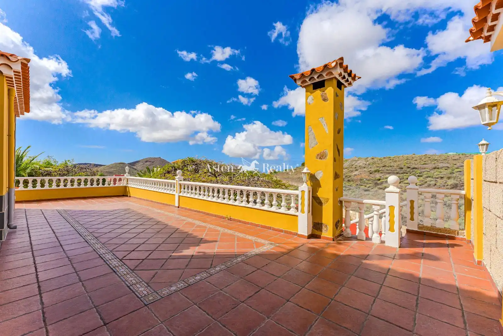 Vista exterior de Casa o chalet en venta en San Miguel de Abona con Aire acondicionado, Calefacción y Jardín privado