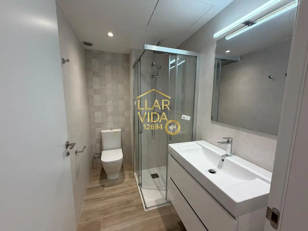 Bany de Dúplex de lloguer en Lleida amb Aire condicionat i Terrassa