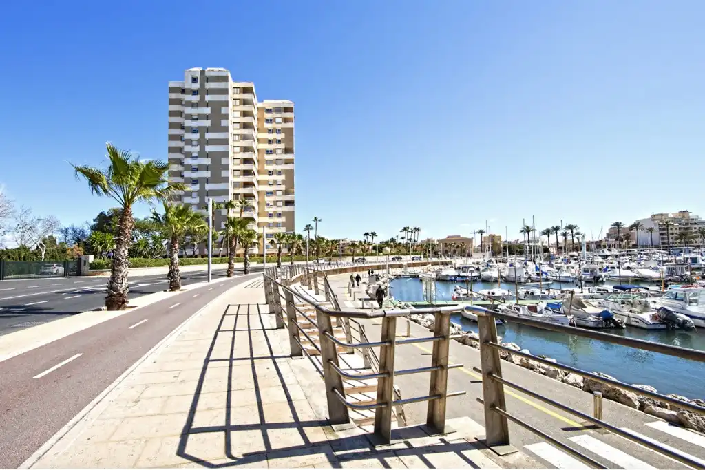 Exterior view of Ground floor for sale in  Palma de Mallorca  with Air Conditioner, Terrace and Community pool