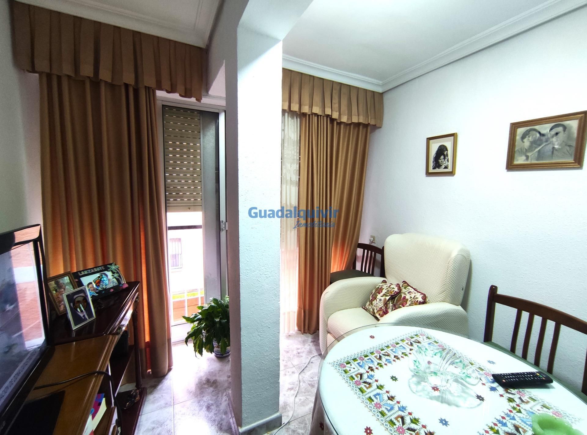 Bedroom of Flat for sale in  Sevilla Capital  with Air Conditioner