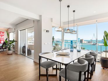 Apartment with balcony for sale in Centro