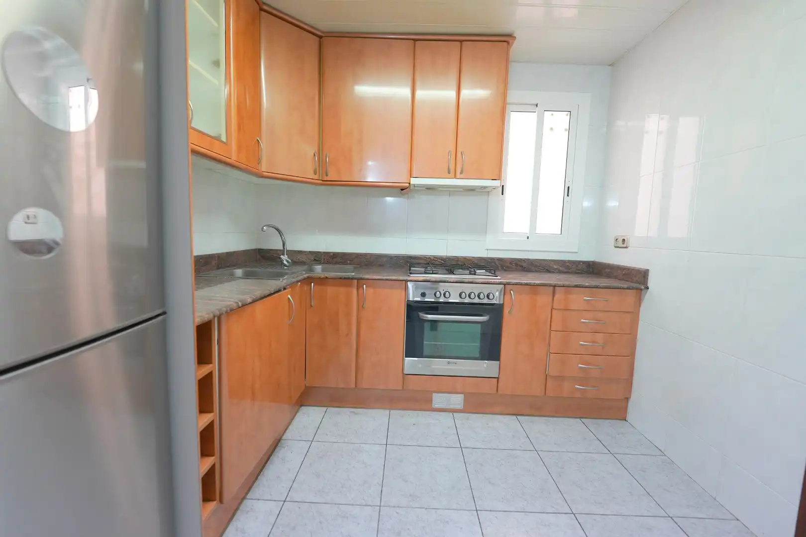 Küche von Wohnung zum Verkauf in Barcelona mit Ofen