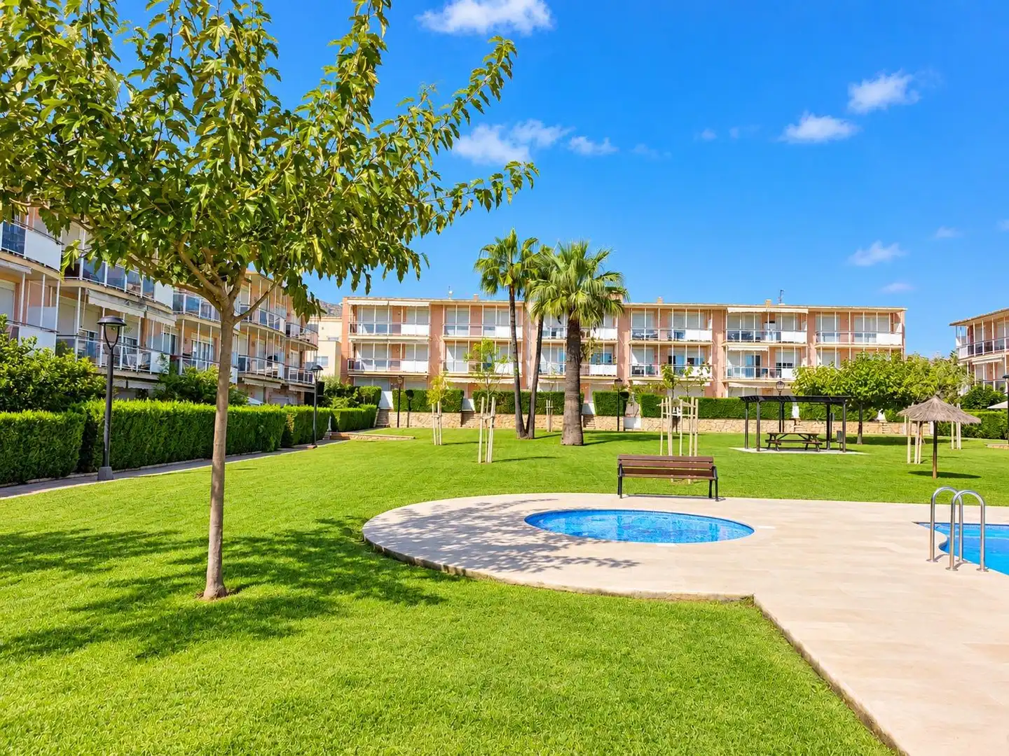 Außenansicht von Wohnung zum Verkauf in La Ràpita mit Klimaanlage, Terrasse und Alarm