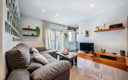 Living room of Flat for sale in Sant Boi de Llobregat  with Air Conditioner, Heating and Parquet flooring
